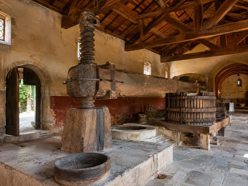 Un des quatre pressoirs à cabestan de la cuverie du Clos de Vougeot